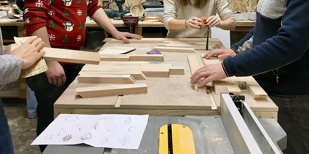 Atelier planche a découper bois en duo